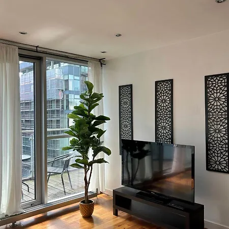 The Lowry River Executive Balcony Apartment Manchester