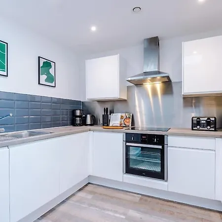 Apartment New Trafford Loft - Free Parking Manchester