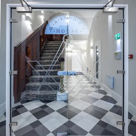 Unique Centre Luxury Three Bed *