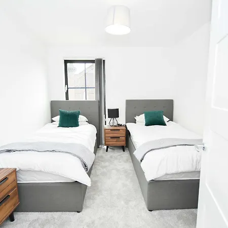 Beautiful 3 Bed Near Etihad * Manchester