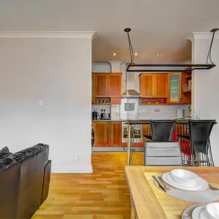 Spacious Penthouse Pass The Keys Манчестер