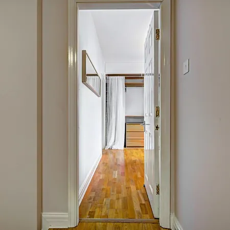 Апартаменты Spacious Penthouse Pass The Keys