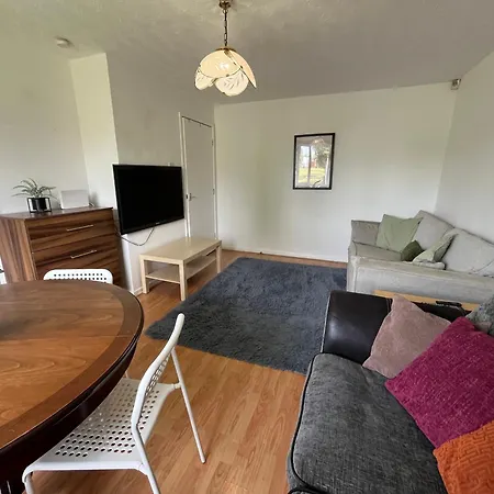 Cosy 2 Bedroom Near Centre مانشستر