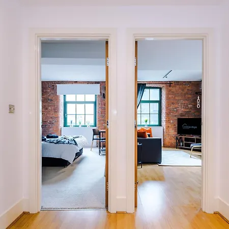 Converted Mill, Stylish In Castlefield 아파트