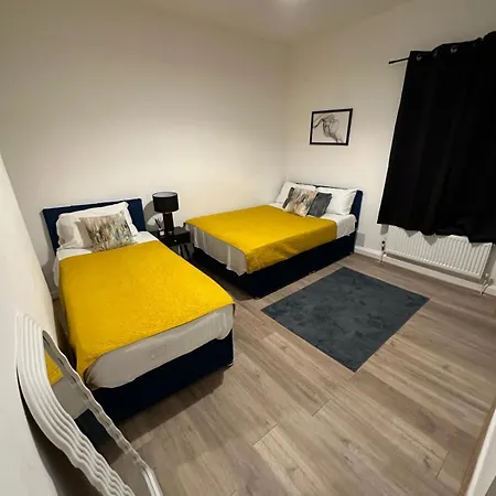 Апартаменты Affordable 2 Bedroom Close To Coop Live And Etihad Stadium *