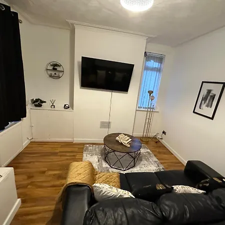 Affordable 2 Bedroom Close To Coop Live And Etihad Stadium Апартаменты Манчестер