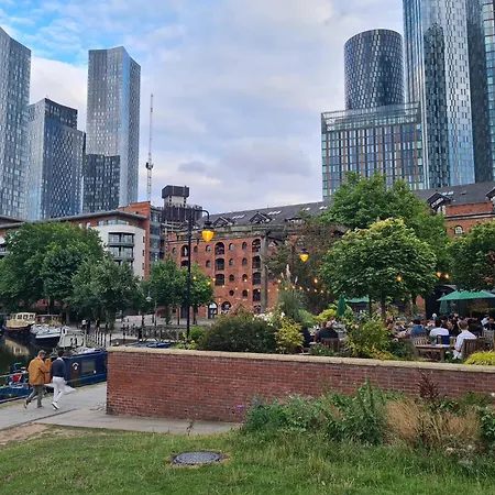 Elegant 2bd & 2ba Centre Luxury With View