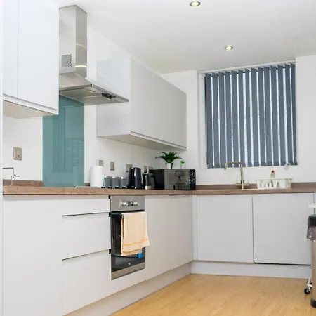 Elegant 1-bed By Victoria Stn & Ao Arena-sleeps 4 * Mánchester