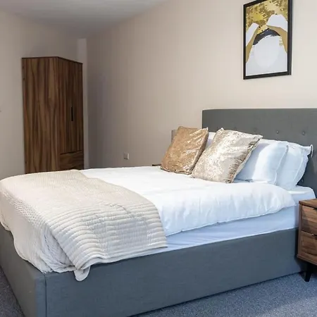Apartment Modern & Convenient 1 Bed Flat In