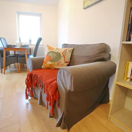 Cosy Mins Away To Man Etihad Arena - Pass The Keys *