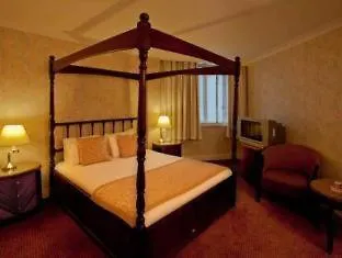 Sachas Hotell 3*