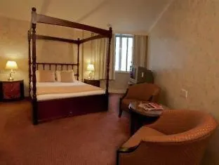 Sachas Hotel