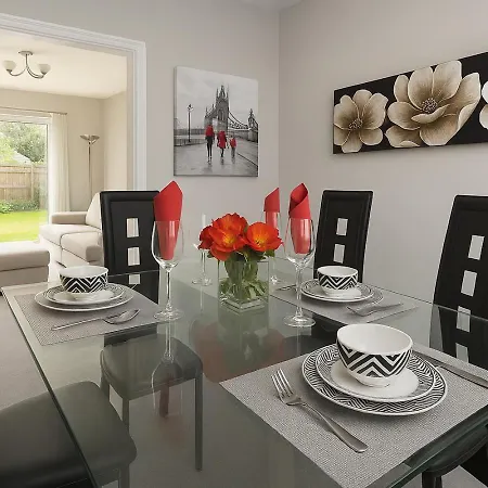 Stunning Home. Free Parking.