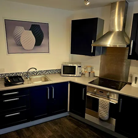 Апартаменты 2 Bed With Balcony Private Parking Near Etihad Stadium, Coop Live Манчестер