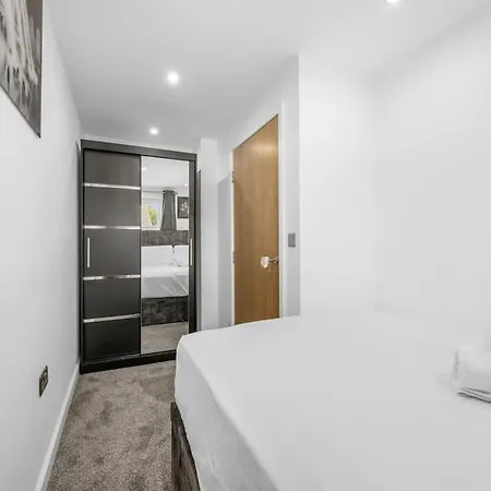 Sleeps 6 By Superhost Nyaraló *