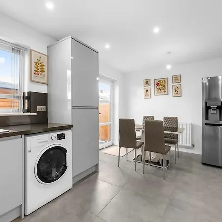 Nyaraló Sleeps 6 By Superhost *