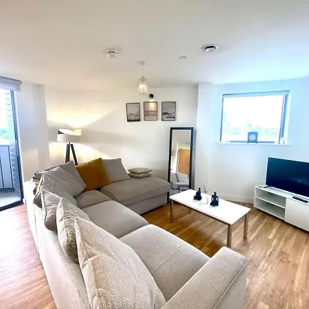 Apartment High-rise 2bed With Balcony And Water View Manchester