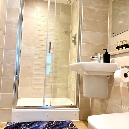 Apartment High-rise 2bed With Balcony And Water View