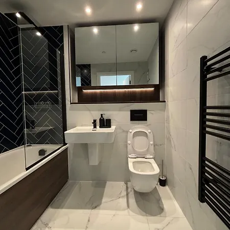 The Banks - Private Modern 2-bed Skyline Manchester