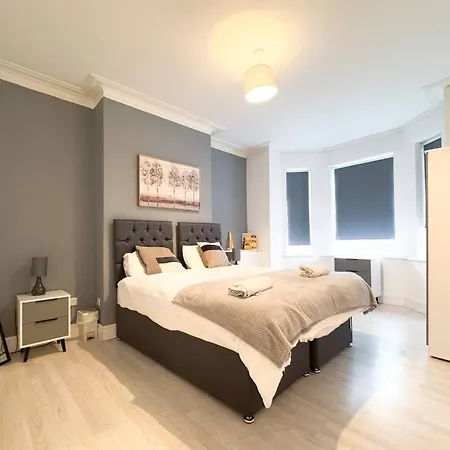 Dom wakacyjny 5bdr | Tram Access|free St Parking Manchester