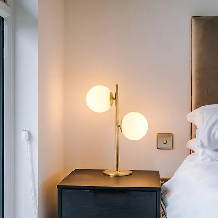 アパート Modern 2 Bed With Balcony By Host A