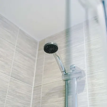 Modern 2 Bed With Balcony By Host A Manchester