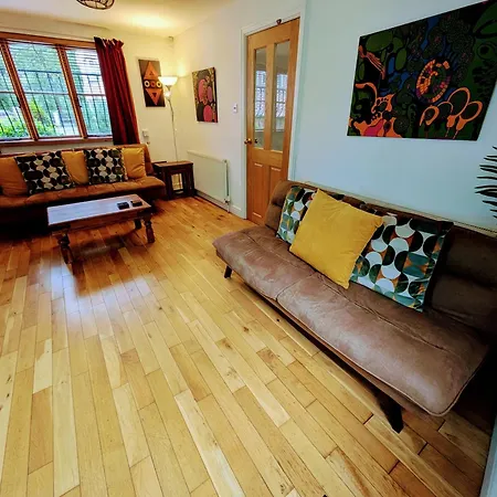 Villa Detached House With Gated Parking In Whalley Range, Near Centre Manchester