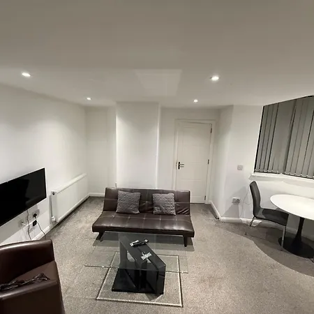 Premier Serviced Apartmetns Oldham Road Manchester