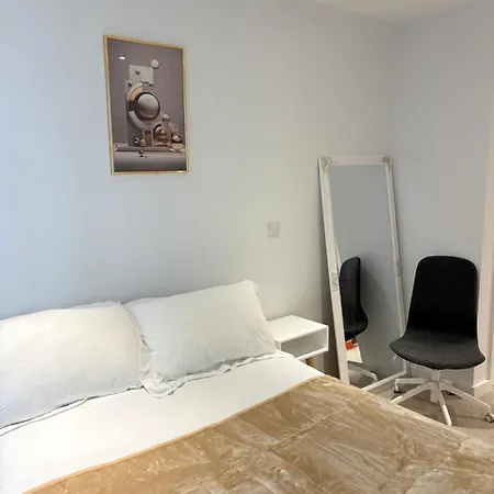 Cosy Two Bedroom In *