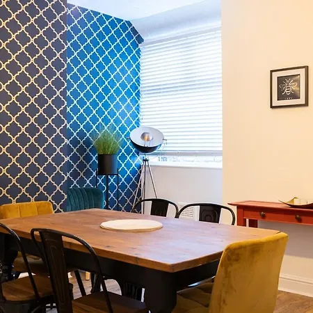 Winslow House- Close To Coop Etihad & Free Parking Dom wakacyjny Manchester