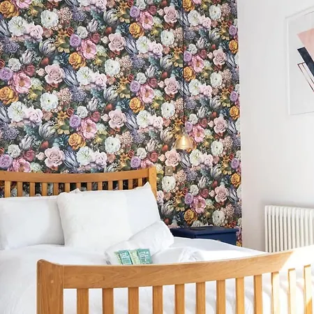 Winslow House- Close To Coop Etihad & Free Parking Dom wakacyjny