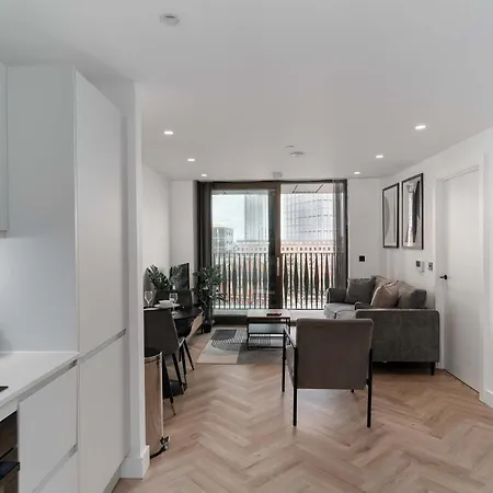 Daire Fabulous 1bed Flat In W Balcony Manchester