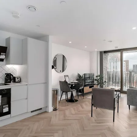 Fabulous 1bed Flat In W Balcony Daire *