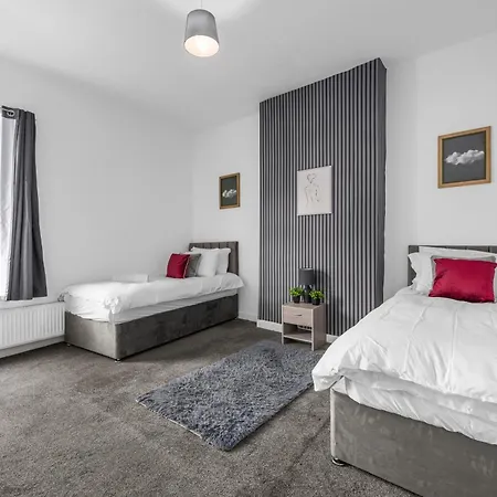 Brookland 4br House Serviced Short Lets With Wifi Manchester