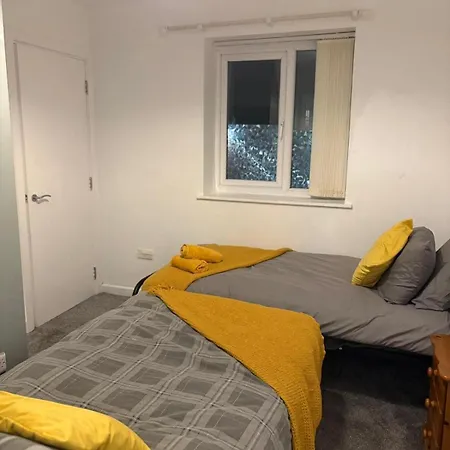 Charming 1br Garden Retreat Near Downtown Apartment *