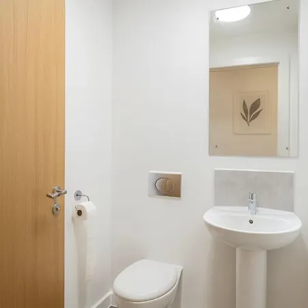 Апартаменты Luxury Centre Flat Riverside Views Манчестер
