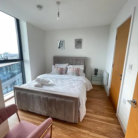 Old Trafford Stadium Spacious And Apartment *