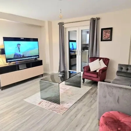 With Free Parking In Greater *