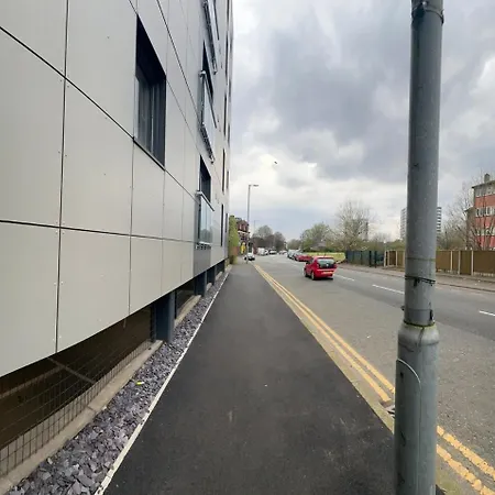 With Free Parking In Greater דירה מנצ'סטר