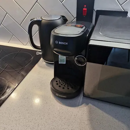 Modern 2 Bed Flat In W Balcony Apartmán