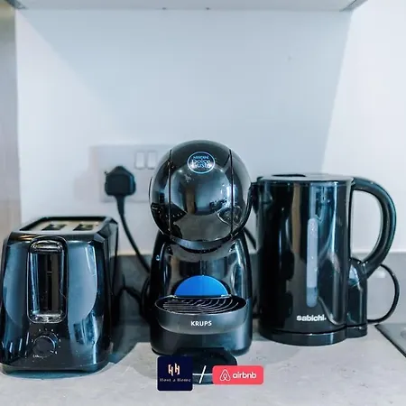 アパート Elegant 1br In Salford, Balcony, Wifi, Kitchen *