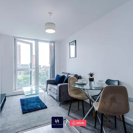 Elegant 1br In Salford, Balcony, Wifi, Kitchen *