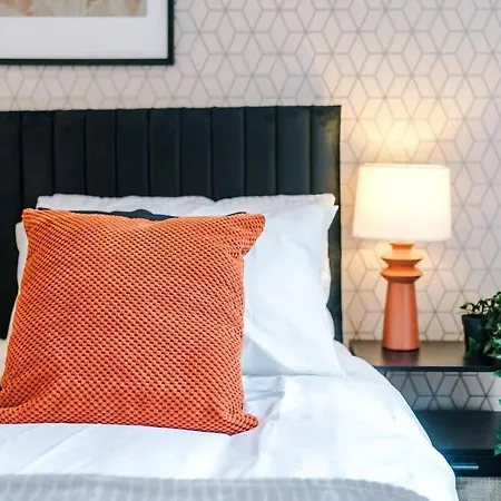Modern 4br Family Sleeps 8 + Free Parking Tatil Evi Manchester