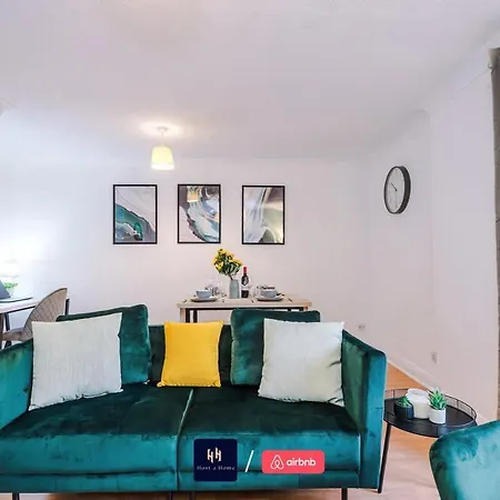 Appartamento Comfy 1br In Salford, Kitchen, Wifi And Parking Manchester