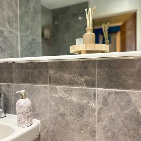 Modern Next To Ao Arena - Parking - Local Attractions Apartman *