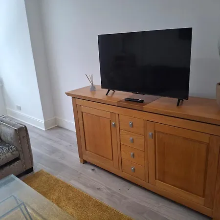 別荘 Cosy 2-bed House In マンチェスター