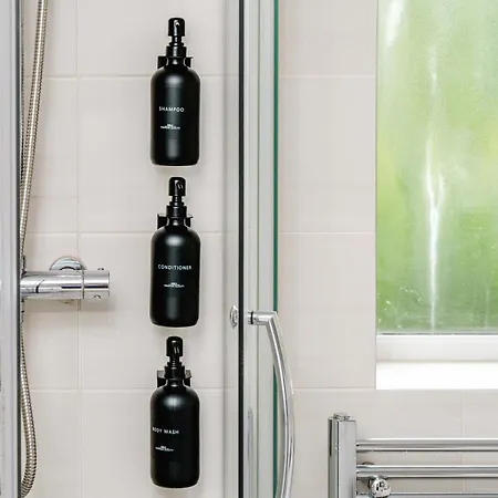 Bright 4br With Garden With Free Parking And Sleeps Up To 9 *