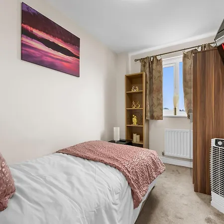 4 Bedroom House In Διαμέρισμα *