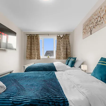 4 Bedroom House In Διαμέρισμα