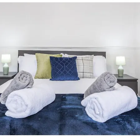 Modern 3bd House - Free Parking - Fast Wifi *